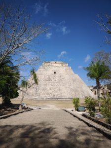 Uxmal - Tempel van de tovenaar